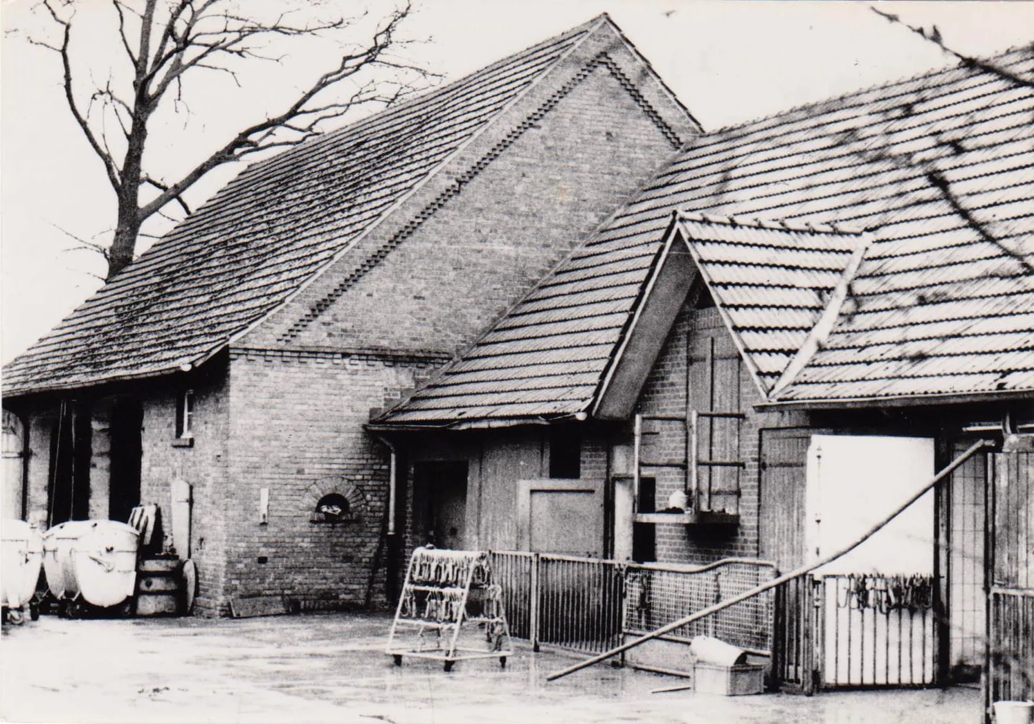 Schwarzweißfoto: das Schlachthaus Wöstmann im Februar 1977